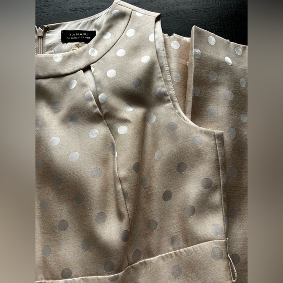 Sleeveless, Polka Dot Pleated Classic Dress Size 8 Tahari By Arthur S Levine - Picture 13 of 13